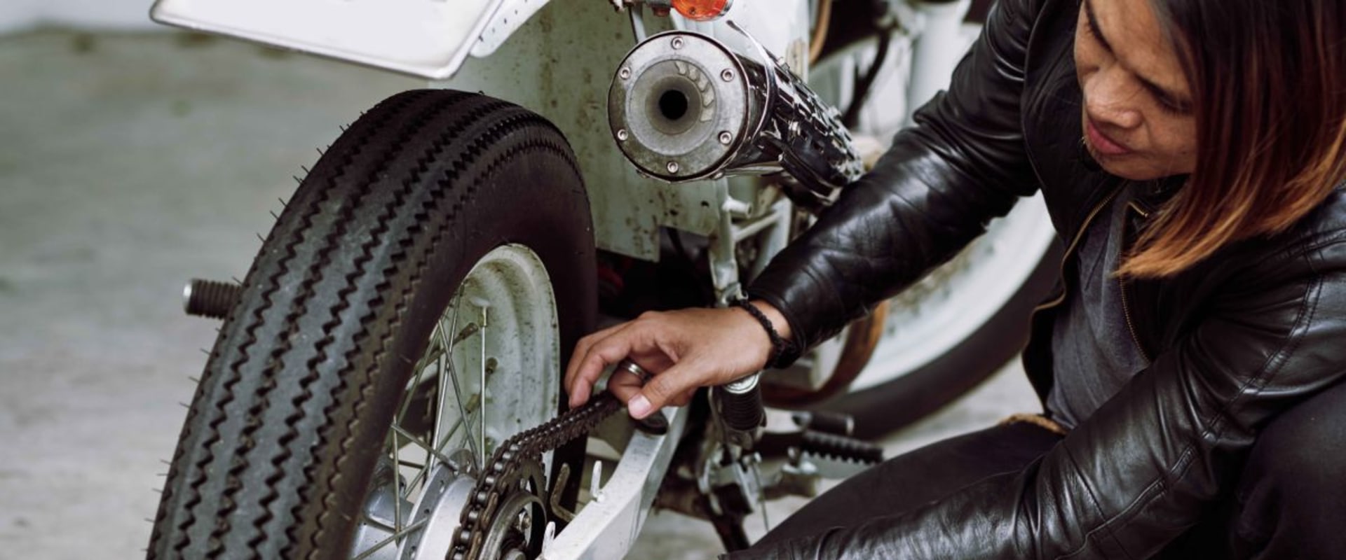 Tire Pressure Checks and Adjustments: Keeping Your Motorcycle Safe and Efficient